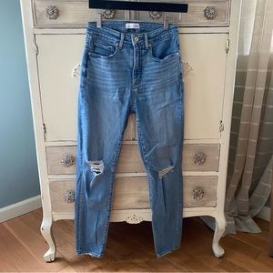 EUC- LOFT distressed curvy skinny 👖 sz 25/0